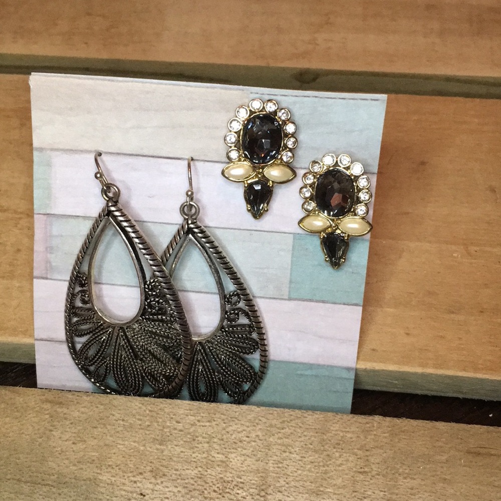 ✨5/$20 or 3/$15💫 Premier earrings + a FREE pair!💋